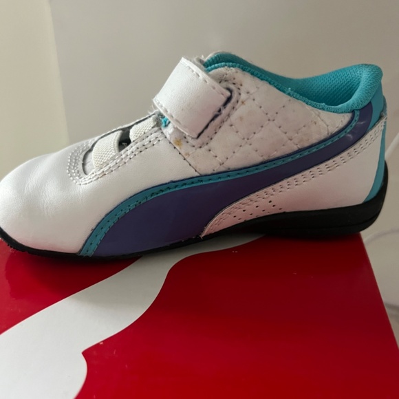 Kids Puma Shoes - Size 6 - Picture 4 of 6